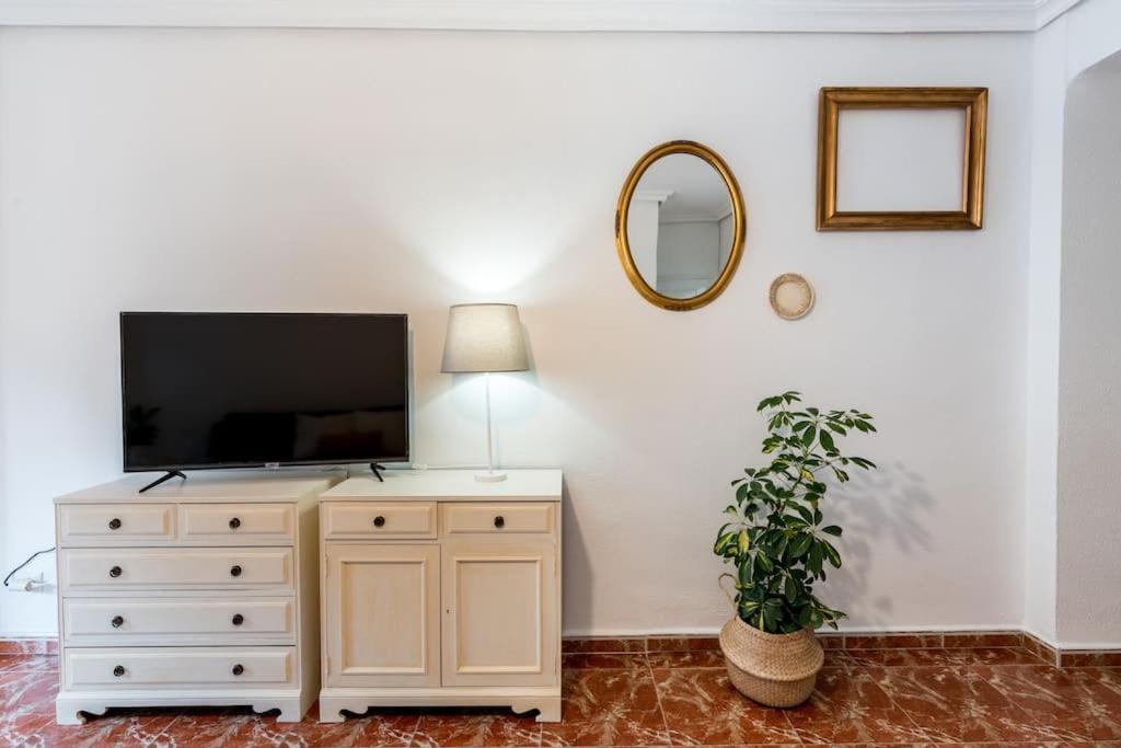 Santa Justa Urban Apartment Sevilla Bagian luar foto