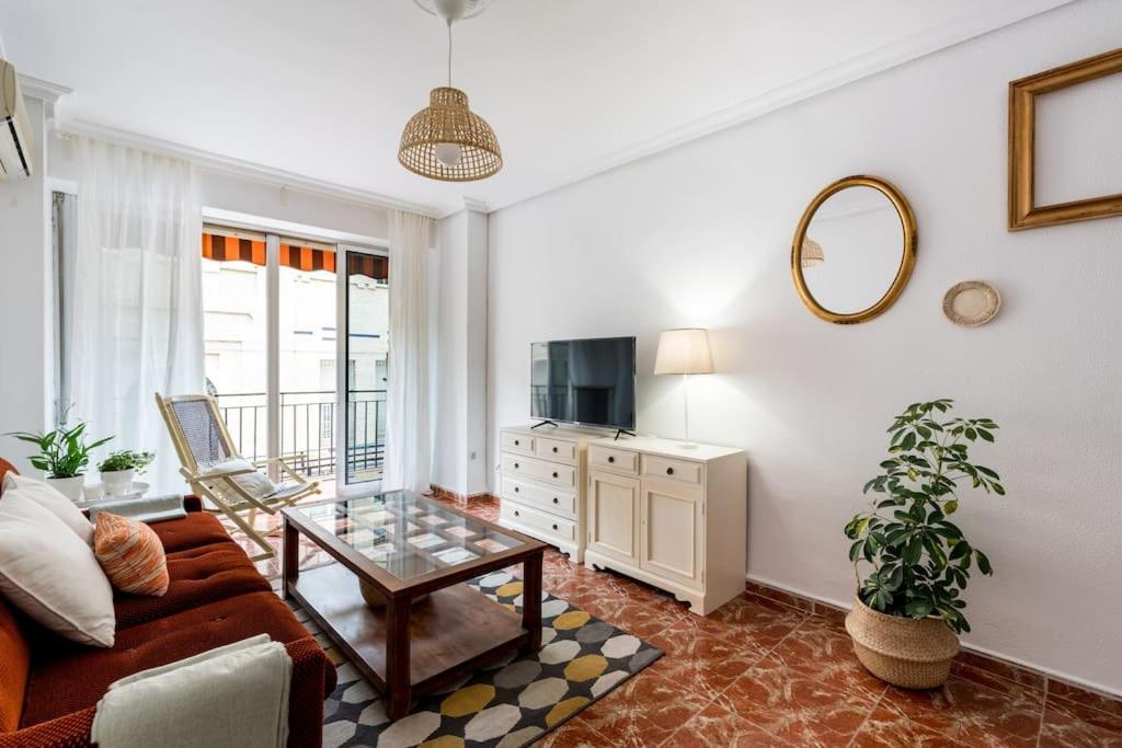 Santa Justa Urban Apartment Sevilla Bagian luar foto