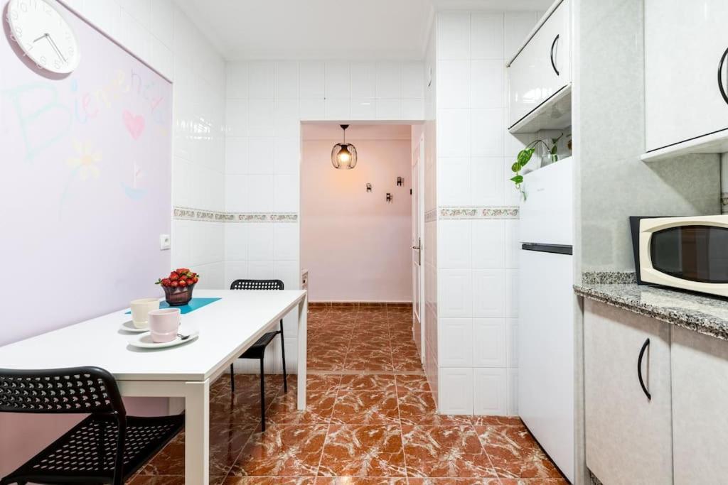 Santa Justa Urban Apartment Sevilla Bagian luar foto
