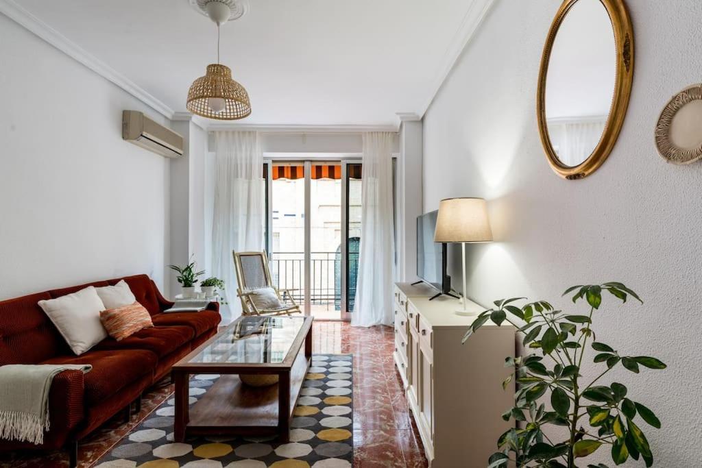 Santa Justa Urban Apartment Sevilla Bagian luar foto